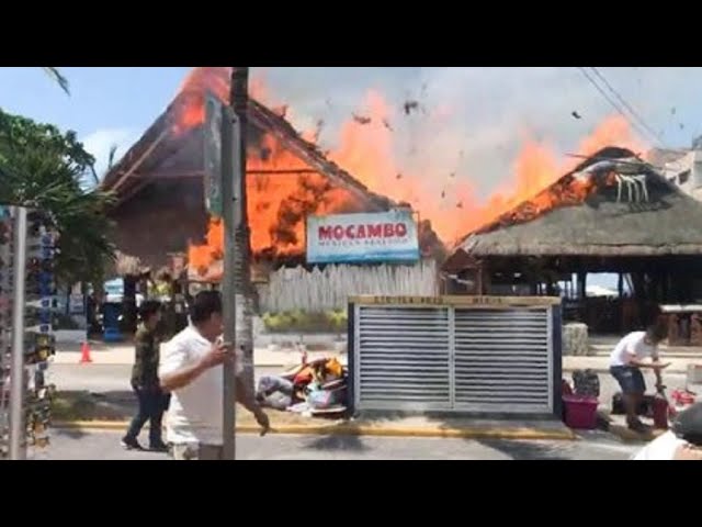 Se incendian comercios en Isla Mujeres