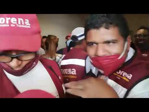 Gritos, empujones y golpes en evento de Morena