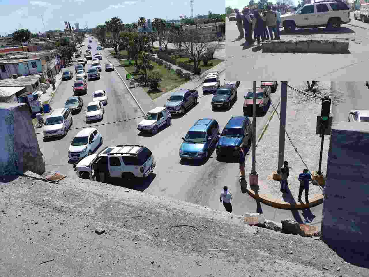 Cae muro de concreto del puente de la Roberto Guerra