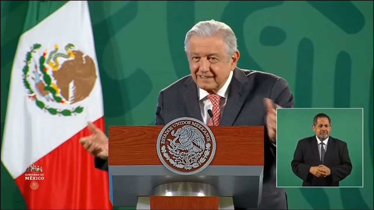 ¿Qué tiene de malo que Ejército reparta juguetes?, cuestiona AMLO