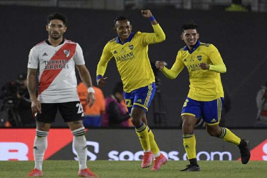 Boca Juniors se adueña del Superclásico Argentino