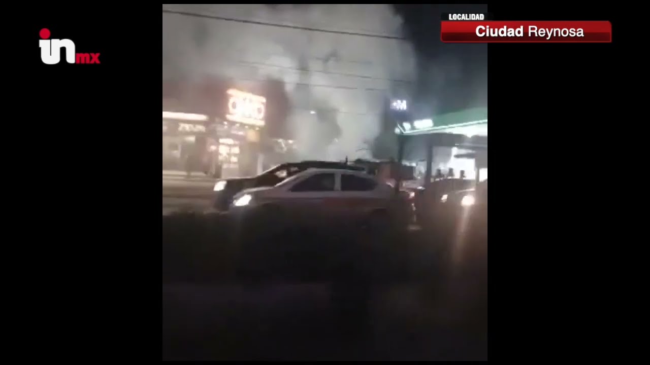 Se incendia automovil en estación de gasolina