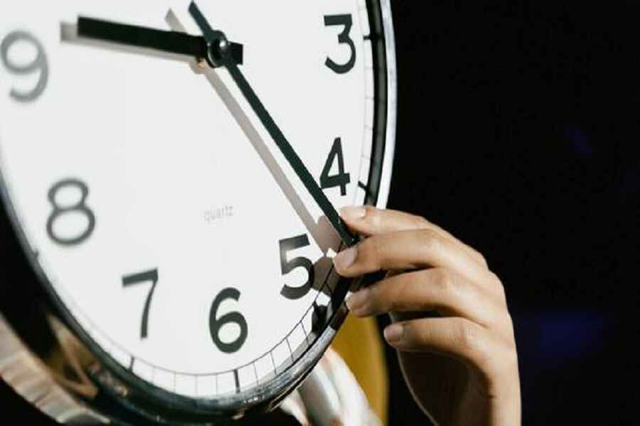 Diputados aprueban en comisiones eliminar el horario de verano