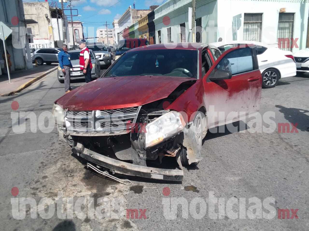 Choque deja miles de pesos en daños materiales