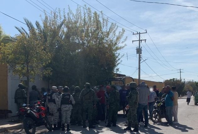 EJÉRCITO MEXICANO Y MIGRACIÓN RESCATAN A 253 PERSONAS MIGRANTES PRESUNTAMENTE PRIVADAS DE LA LIBERTAD