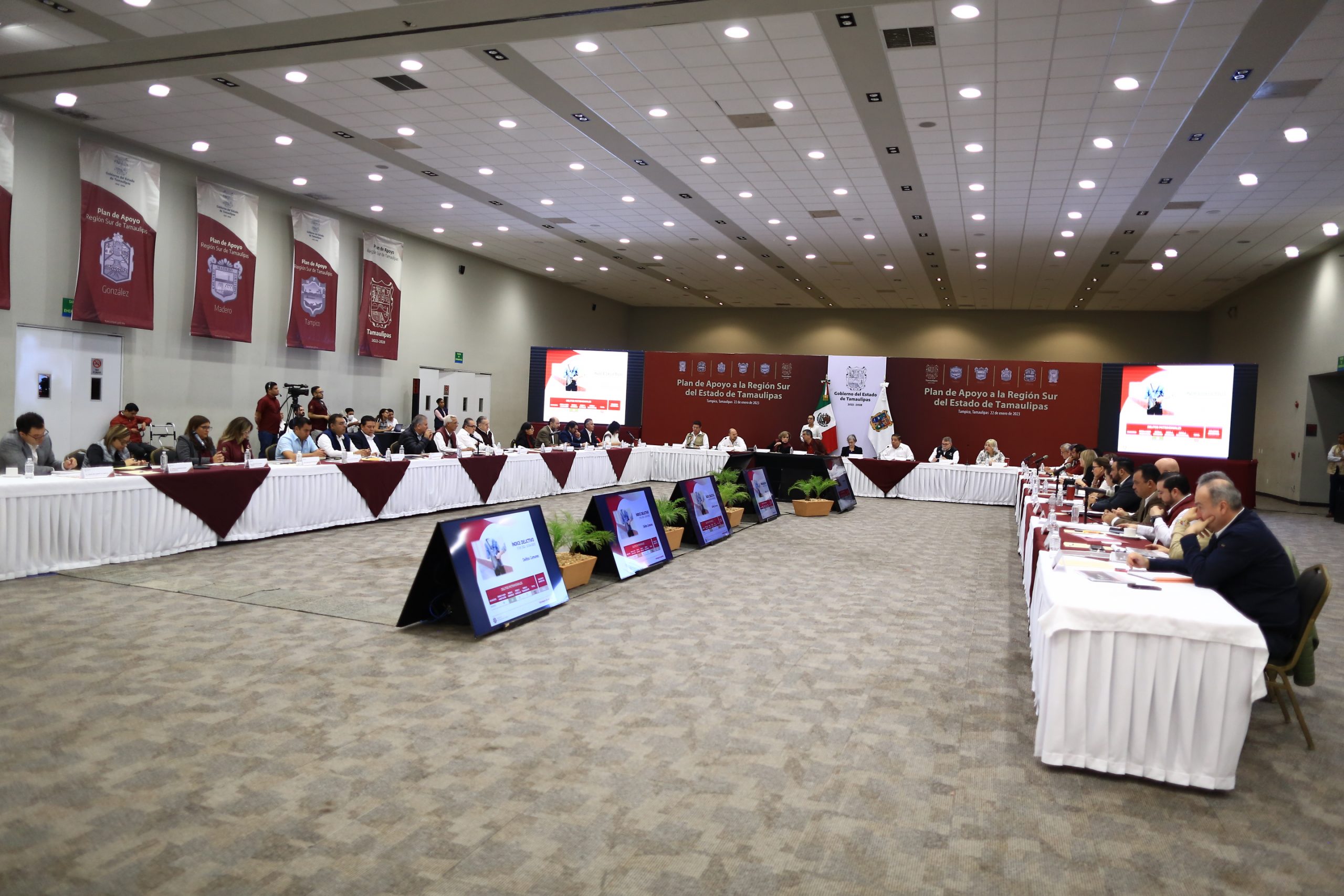 Presentan en Tampico Plan de Apoyo a Región Sur