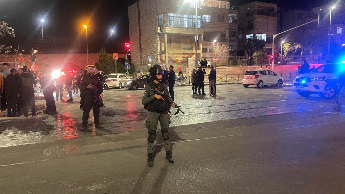 Tiroteo en sinagoga de Jerusalén deja 5 muertos 