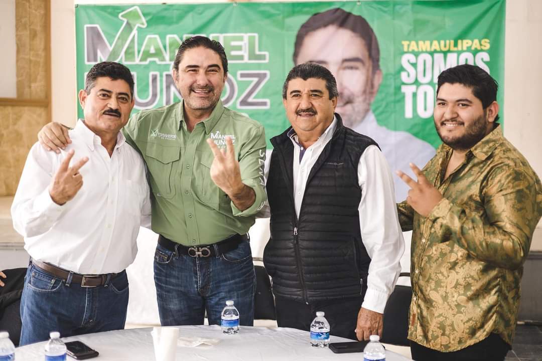 En González Manuel Muñoz recibe el apoyo de familias agricultoras