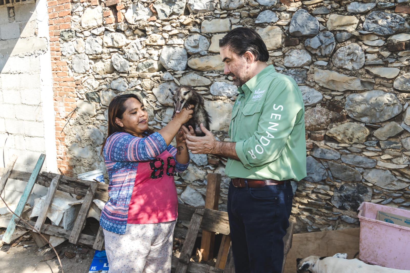 ME CONVENCEN SUS PROPUESTAS: MÍA FRESSY, RESCATISTA DE ANIMALES