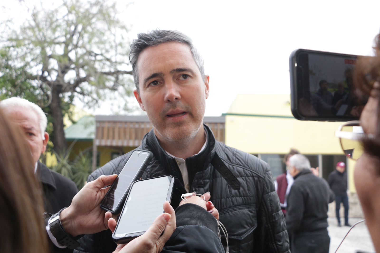 JR “aprieta el paso” a dos semanas de cerrar campaña