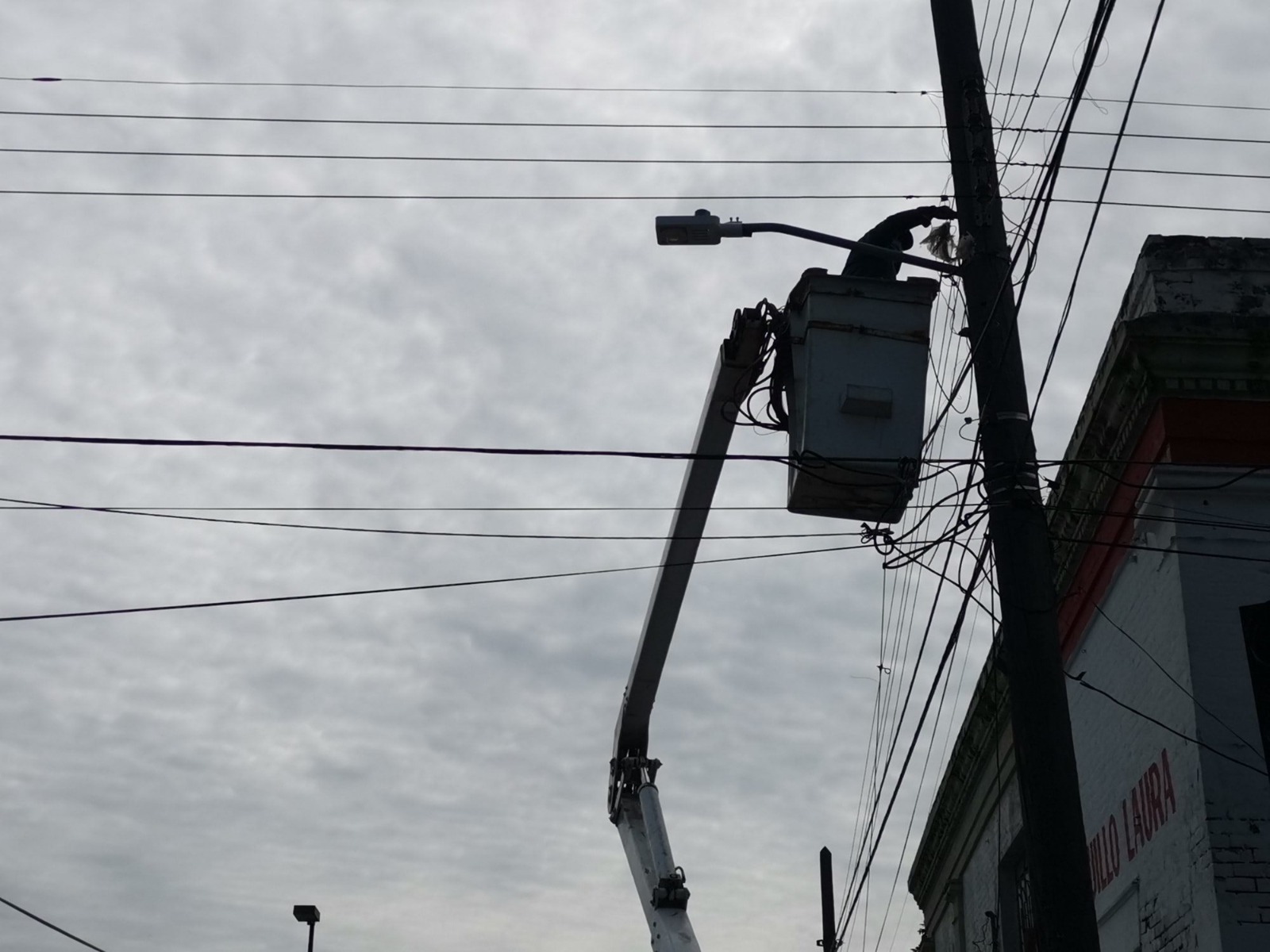 Sin luz en la col. Lomas de san Juan desde las 9 de la mañana