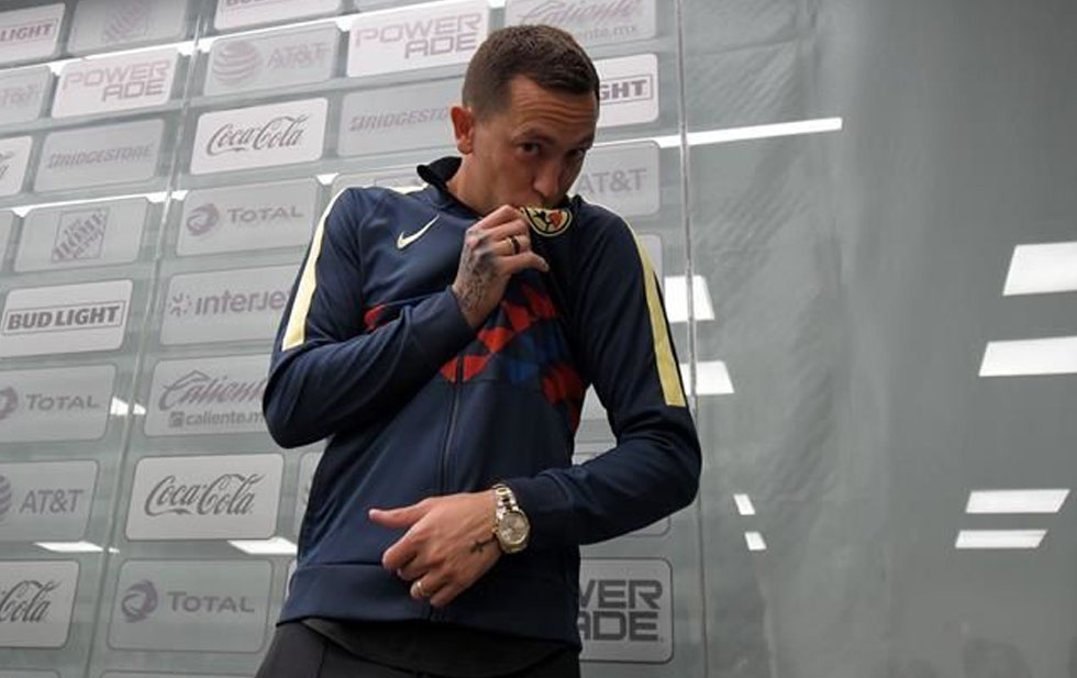 Marchesín alza la mano para volver al América