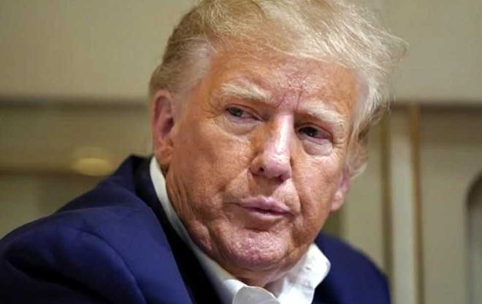 Posponen un mes el caso de Trump