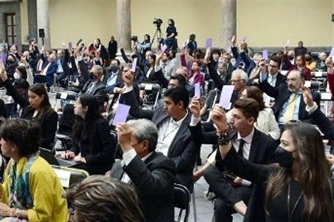 Aprueba UNAM quitar título a plagiarios