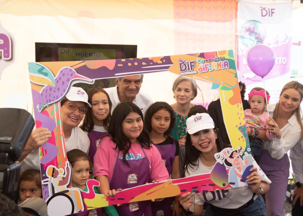 Américo y María inauguran Difzania