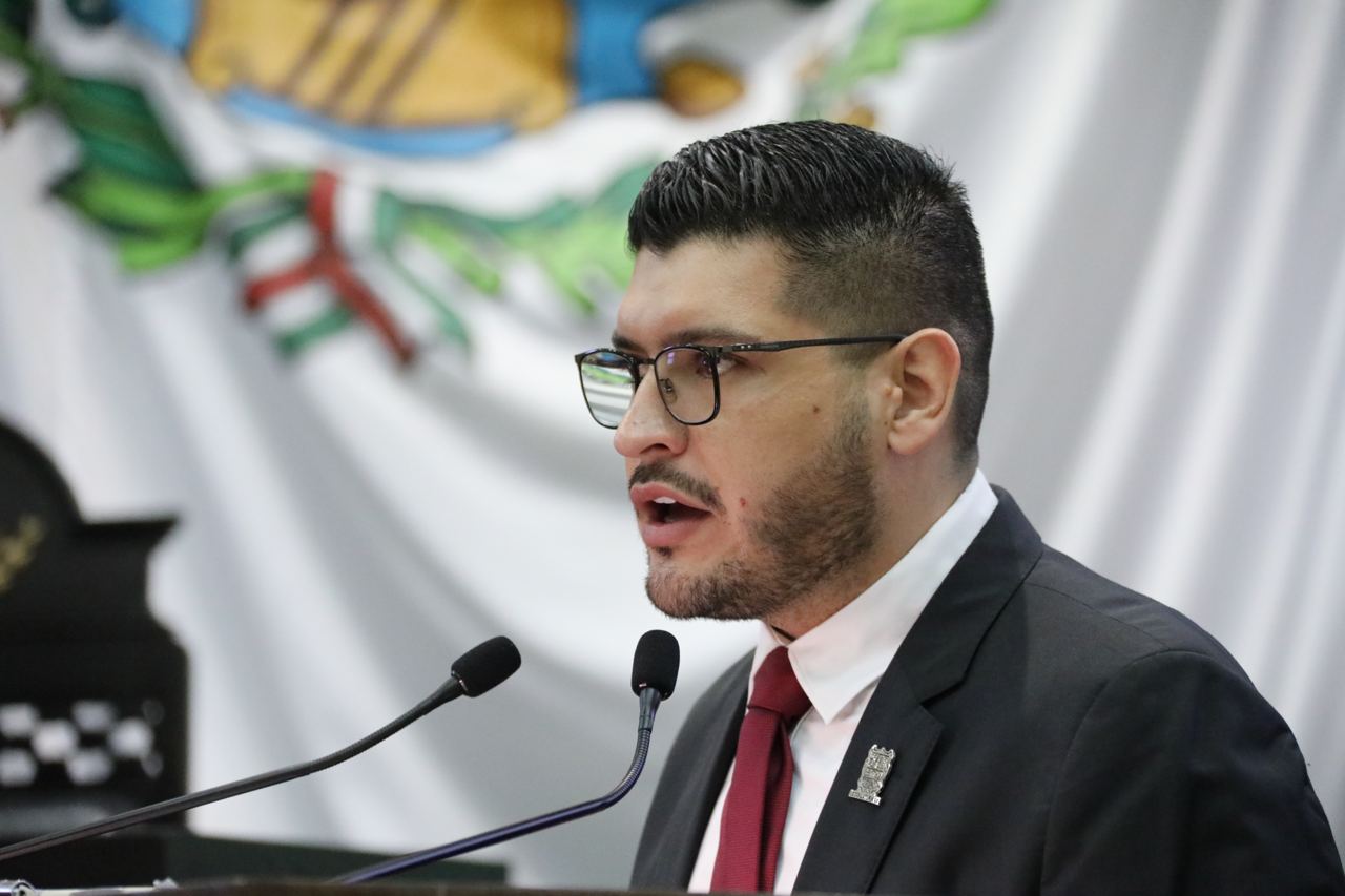 Presenta Diputado Granados reformas que privan de patria potestad a feminicidas