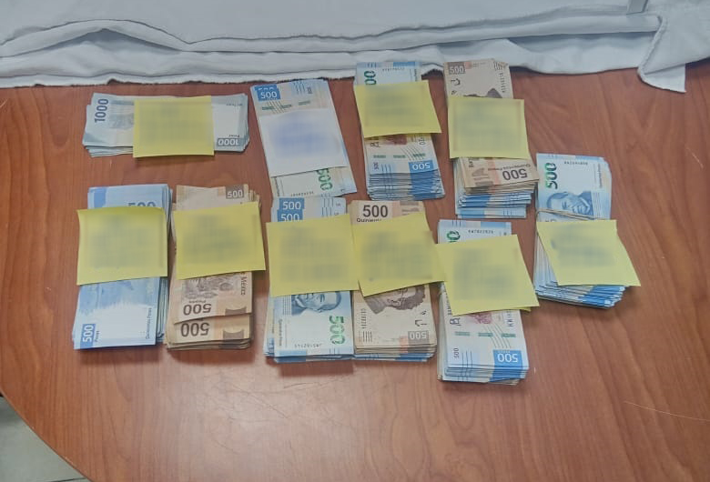 DETIENE A PASAJERA QUE PRETENDÍA VIAJAR CON CASI MEDIO MILLÓN DE PESOS