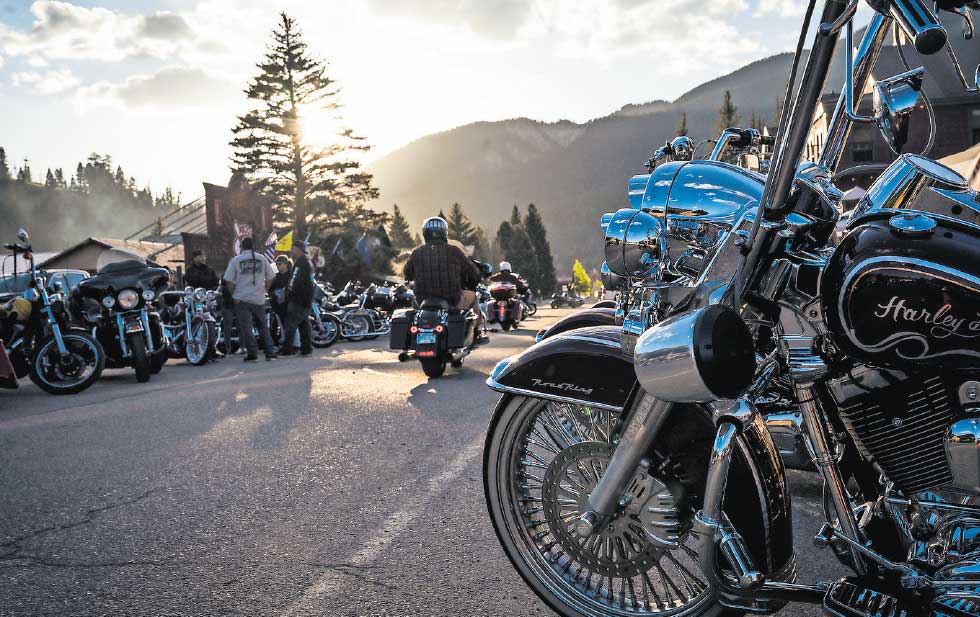 Por fotografía estalló tiroteo entre motociclistas