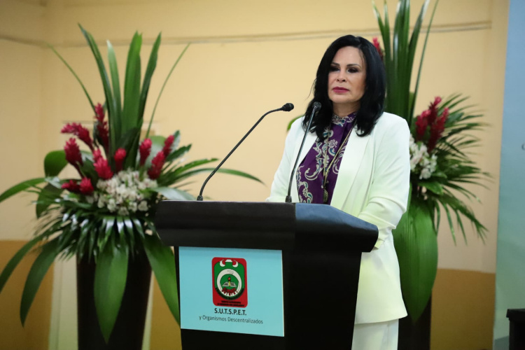 Nada prohíbe que Blanca Valles   participe: Congreso