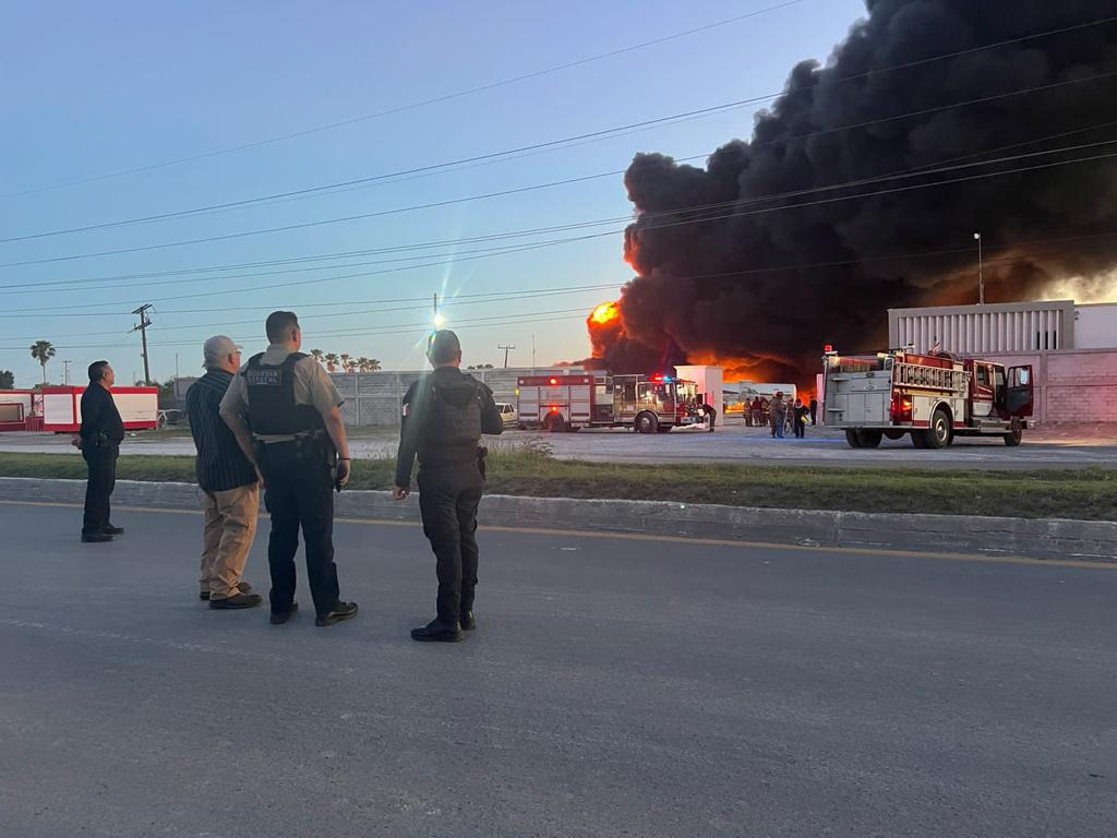 EMERGENCIA EN MATAMOROS POR INCENDIO DE PIPAS