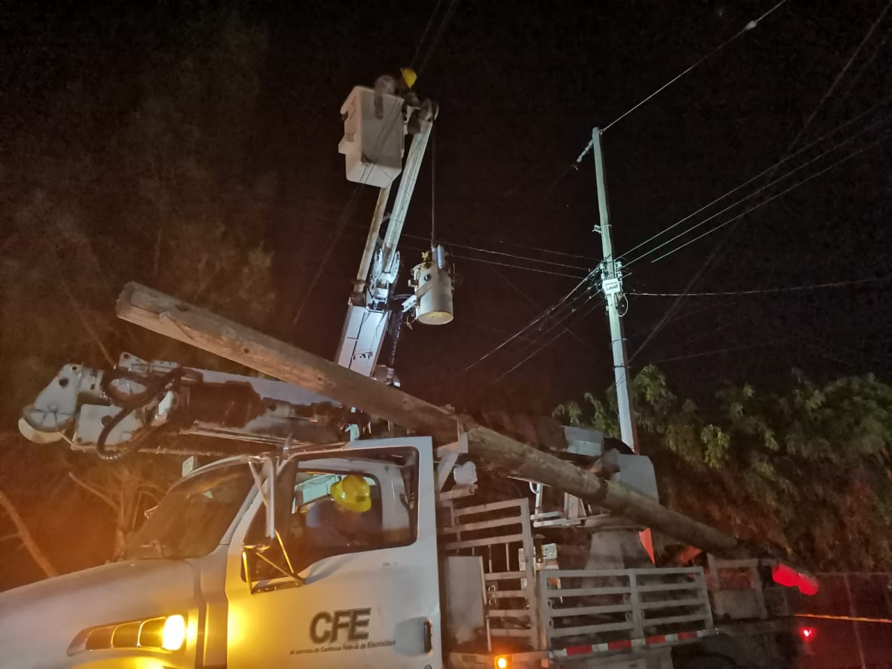 Atienden 60 reportes diarios la CFE en Matamoros