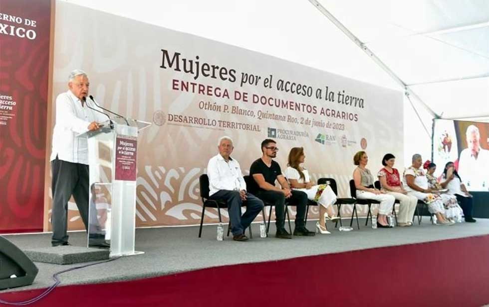 Ordenó AMLO frenar reforma en educación indígena