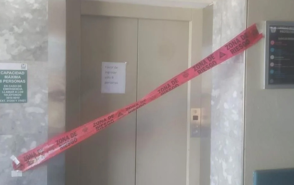 Falla elevador del IMSS en Guadalajara; rescatan a 8
