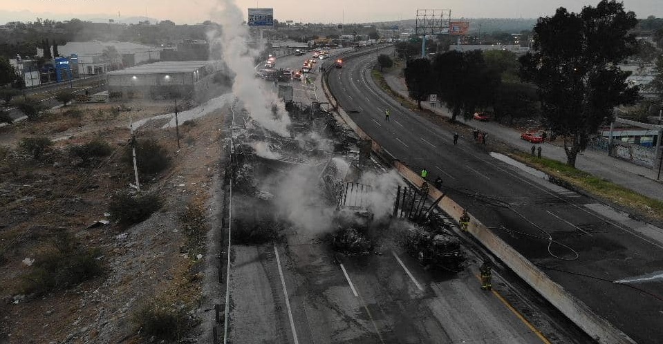 CARAMBOLA EN LA MÉXICO- QUERÉTARO DEJA 8 LESIONADOS