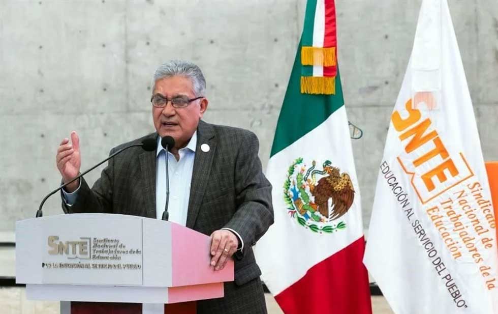Reprocha SNTE llamados a ‘quemar’ libros