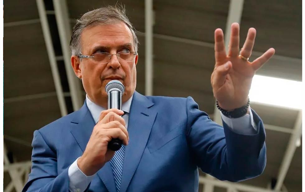 Calman a Marcelo Ebrard con encuestadora