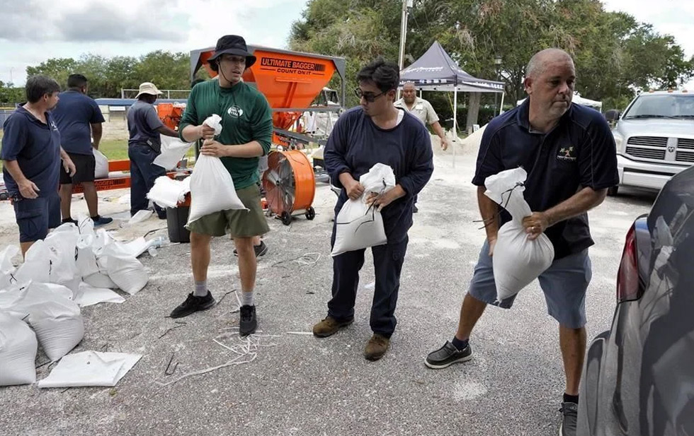 ‘Idalia’ se convierte en huracán; se alistan en Florida