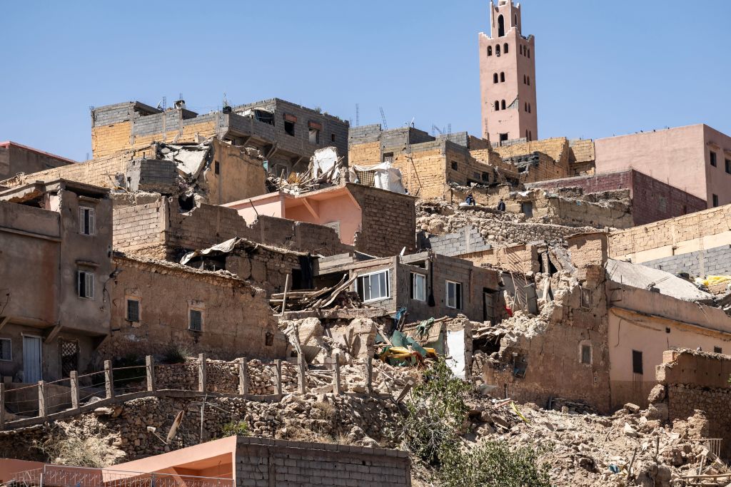 Supera los mil 300 muertos por sismo en Marruecos