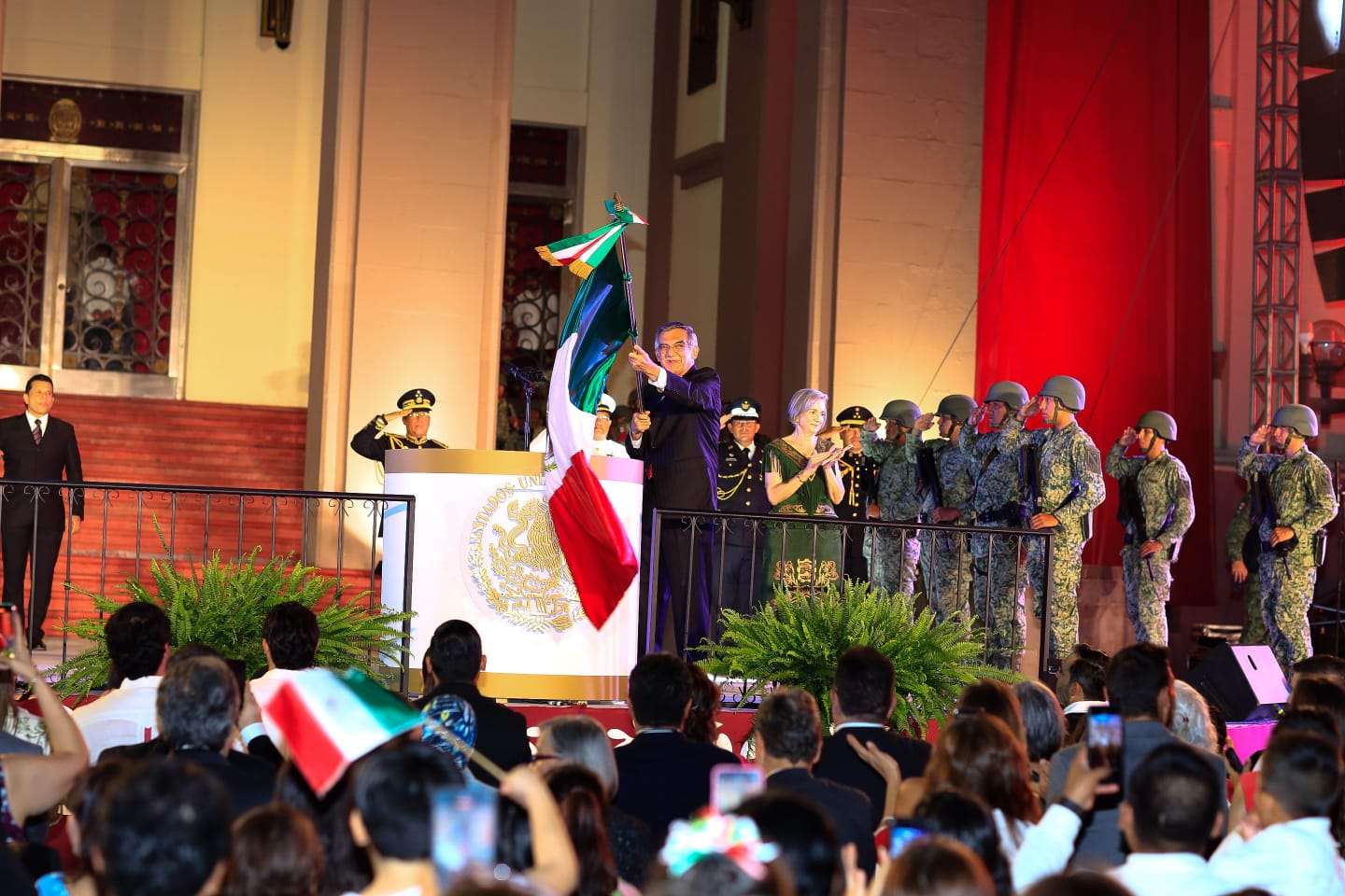 Vitorea Américo a los héroes, a la justicia y la verdad