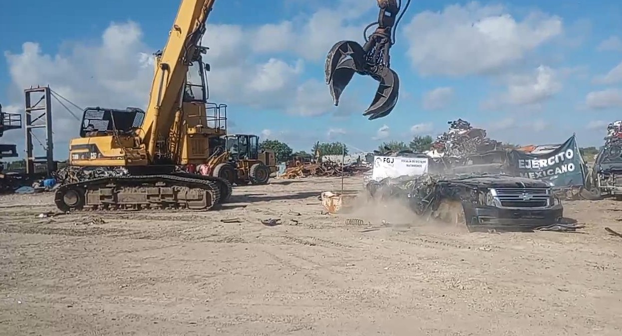 SEDENA DESTRUYE BLINDADAS INCAUTADAS A LA DELINCUENCIA
