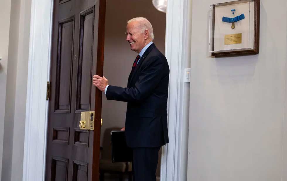 Biden observa la disfuncionalidad republicana desde la distancia