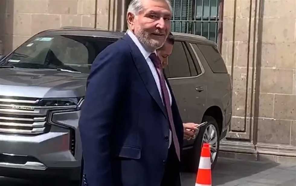 Vuelve Adán Augusto a Palacio para visitar a AMLO