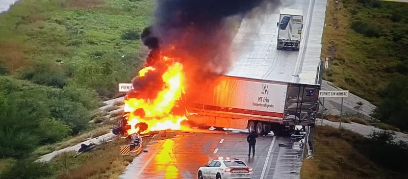 IMPRUDENCIA Y PAVIMENTO MOJADO PROVOCAN ACCIDENTE EN LA GLORIA – SAN FERNANDO