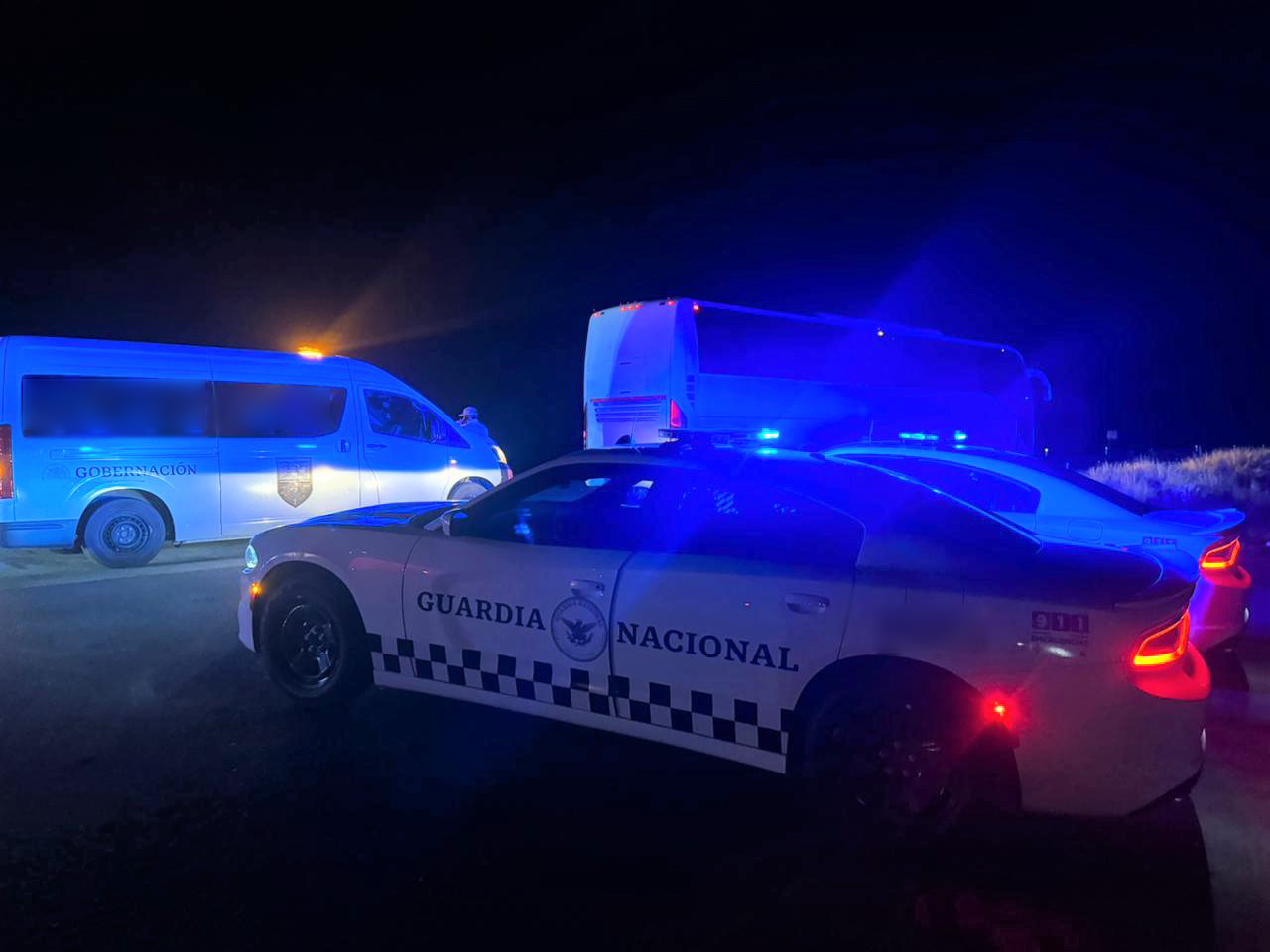 GUARDIA NACIONAL E INM AUXILIAN A 571 PERSONAS MIGRANTES