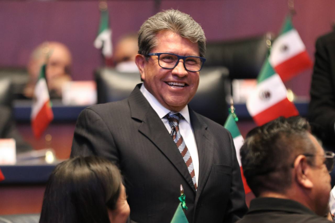 Regresa Monreal al Senado