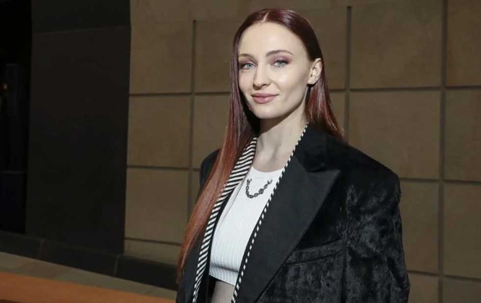 Captan a Sophie Turner dando un beso a su nuevo novio