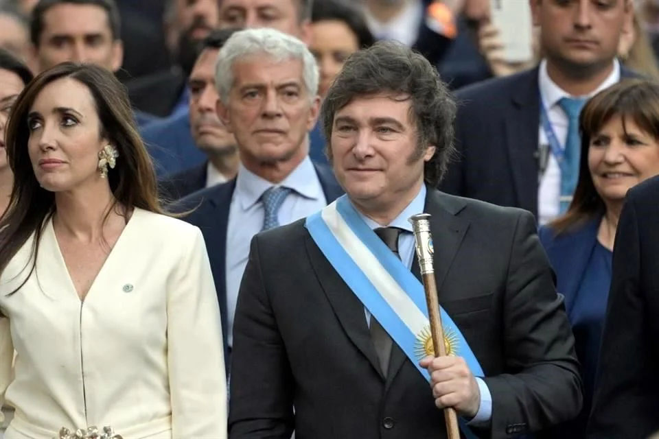 Anuncia Gobierno de Milei devaluación de peso argentino