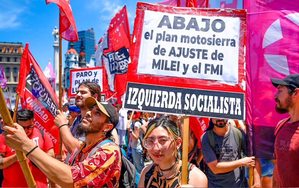 Si se manifiestan, Milei les descontará el día