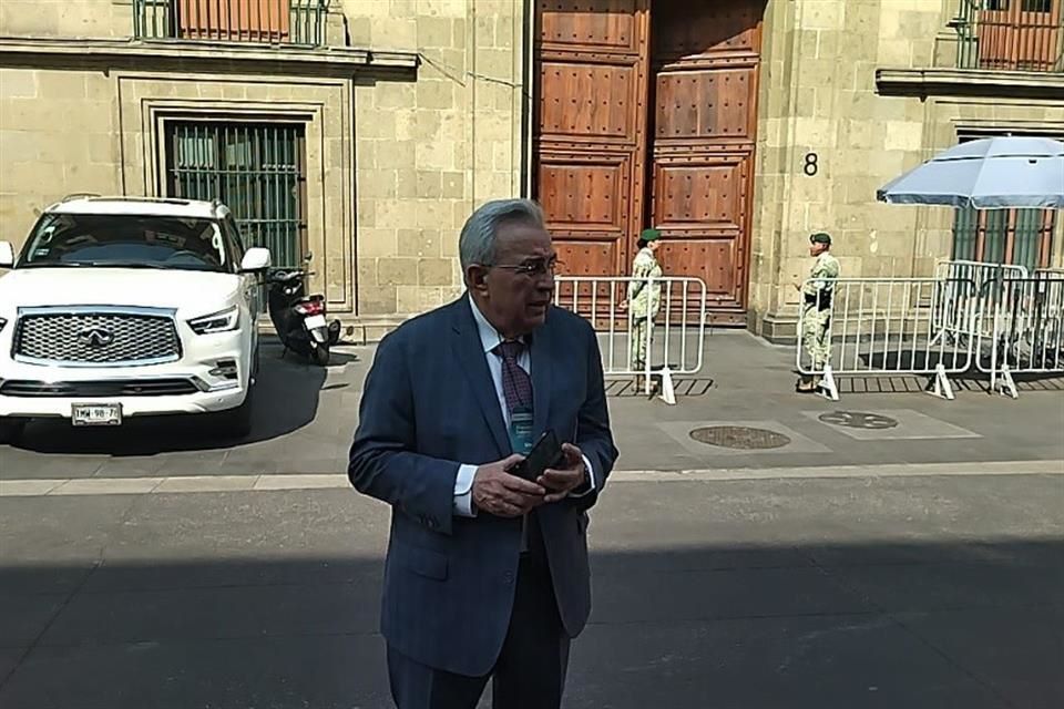 Firman Gobernadores en Palacio convenio en salud