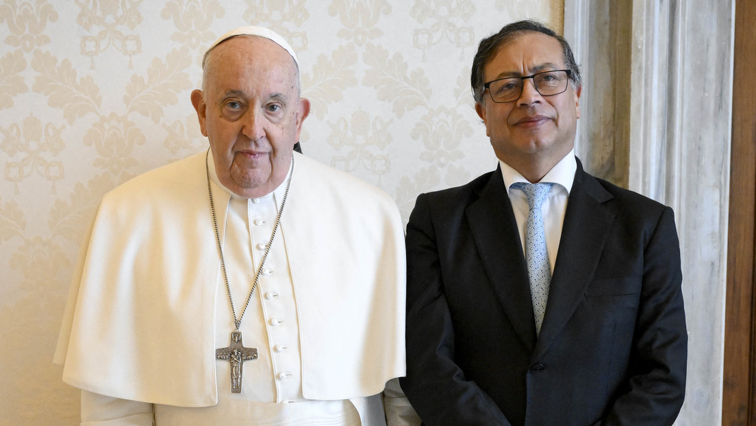 Papa Francisco recibe a Petro en el Vaticano