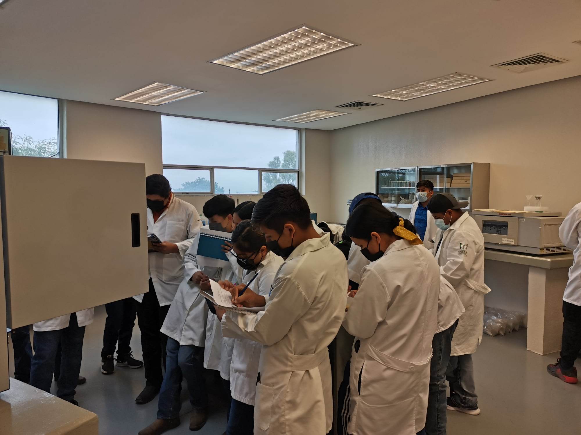 Desarrolla la UAT un proyecto para evaluar los residuos contaminantes de agroquímicos en el suelo