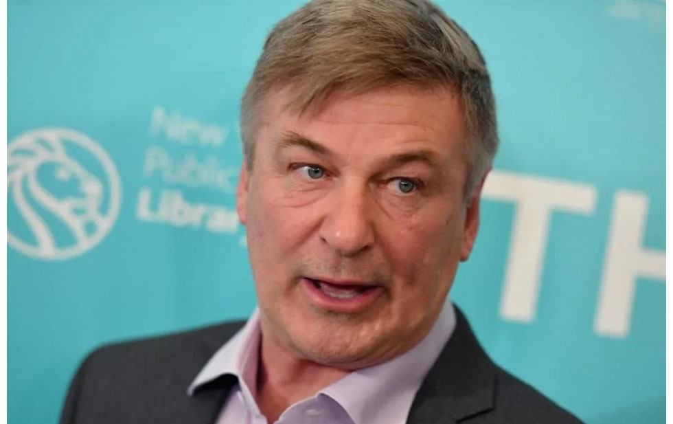 Se declara Alec Baldwin inocente de homicidio involuntario