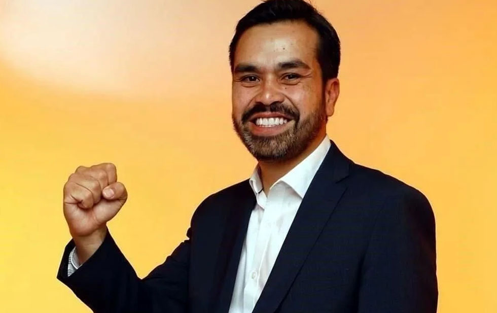 Se registra Máynez ante INE como candidato presidencial