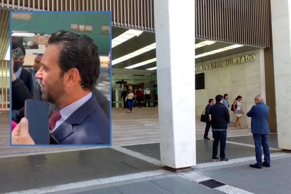 Enfrenta Loret demanda de hermano de AMLO por daño moral