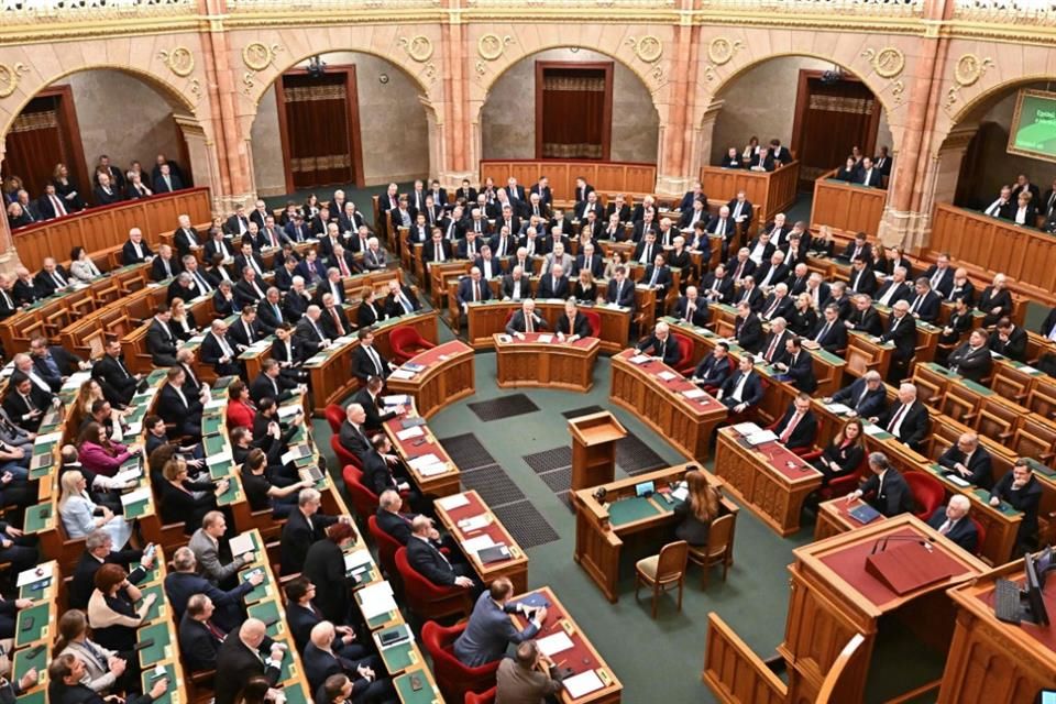 Aprueba Parlamento húngaro entrada de Suecia a OTAN