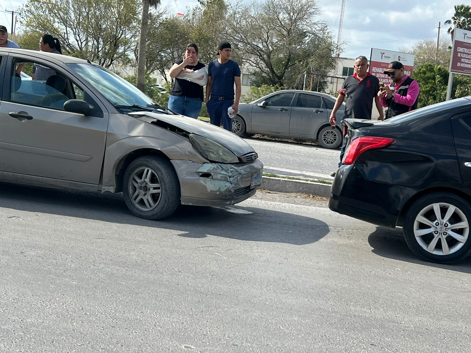 Dos personas heridas en accidente vehicular